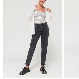UO Mom Jean (Washed Black)